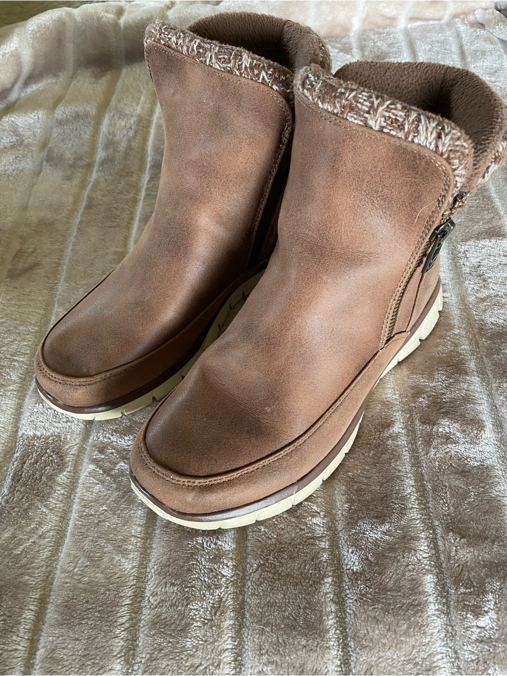 BOBS from Skechers Women's Chestnut Quilted-Cuff Insulated Ankle Boots